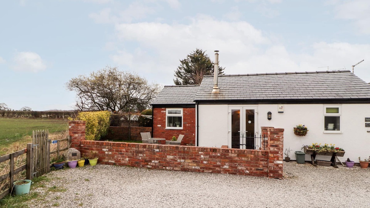 Penymynydd Cottage | THE OLD STABLE, with open fire in Mold