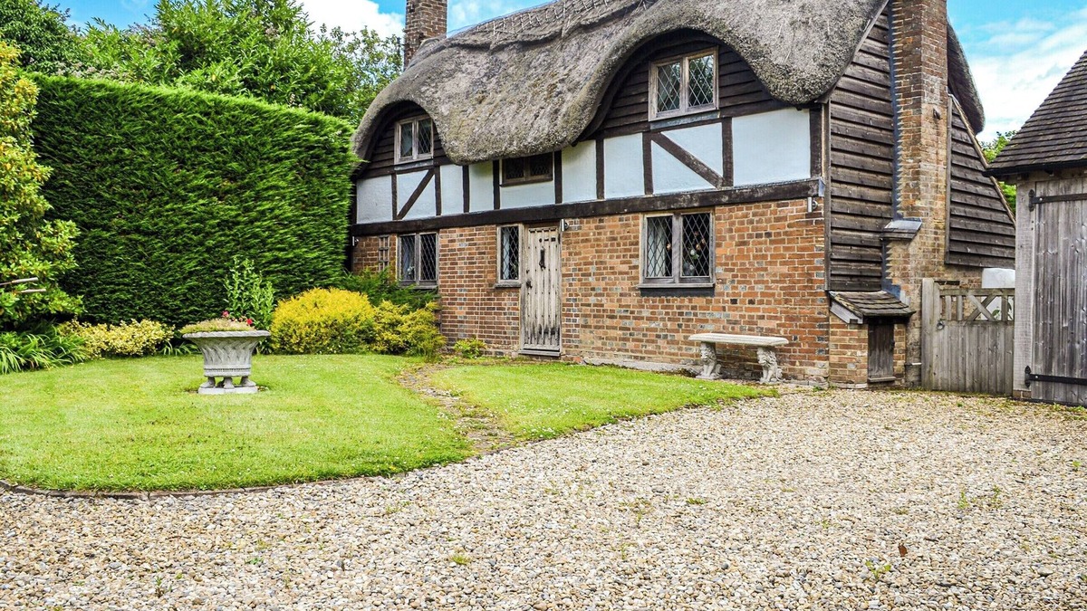 St Michaels Cottage | The Old Thatched Cottage