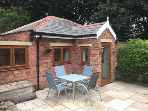 Prestwich Apartment | The Old Vicarage Lodge