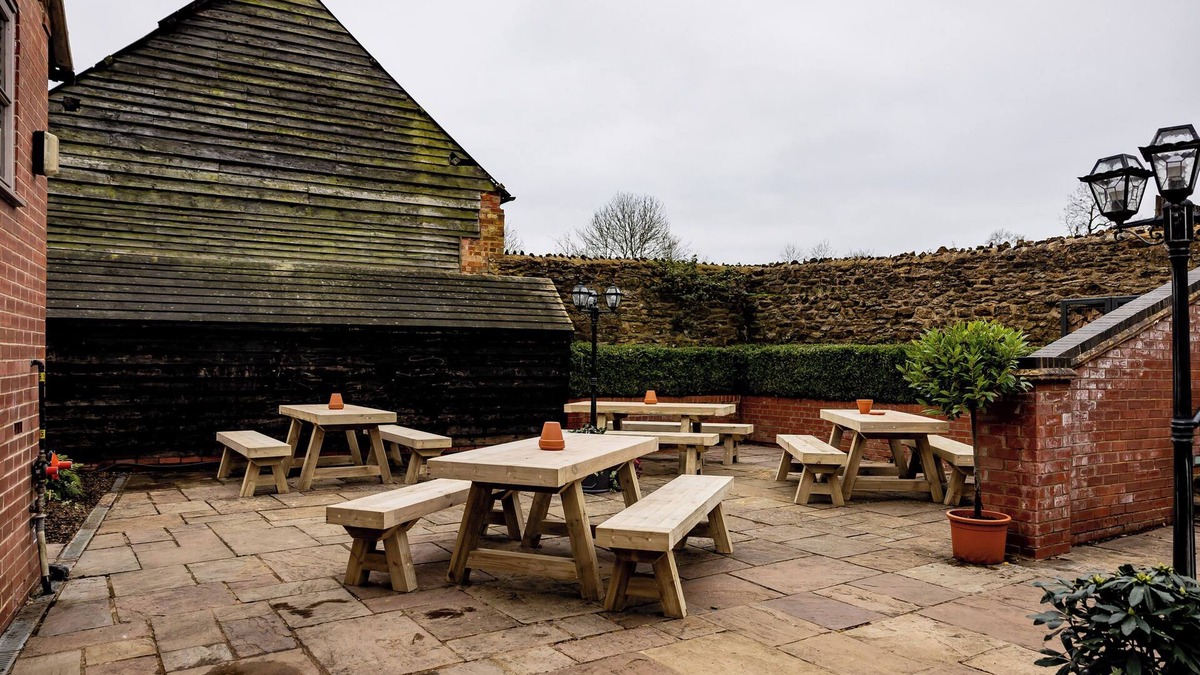 Halford Hotel | The Olde Coach House Inn