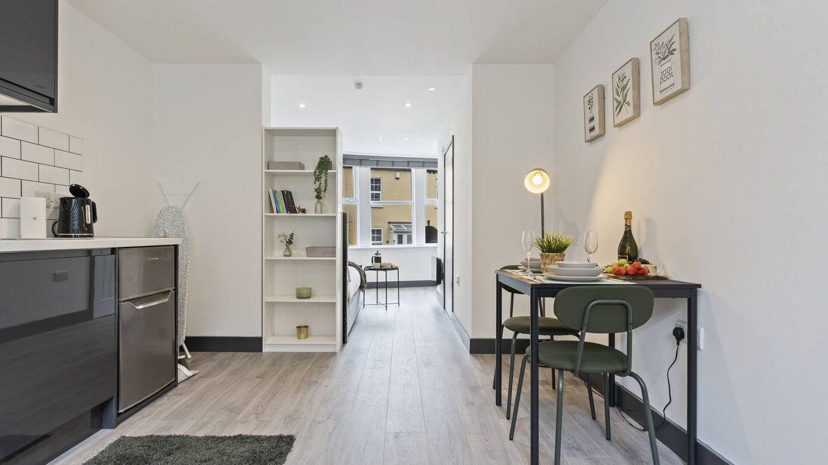 Giltbrook Apartment | The Olive Suite - Studio Apartment In Ilkeston