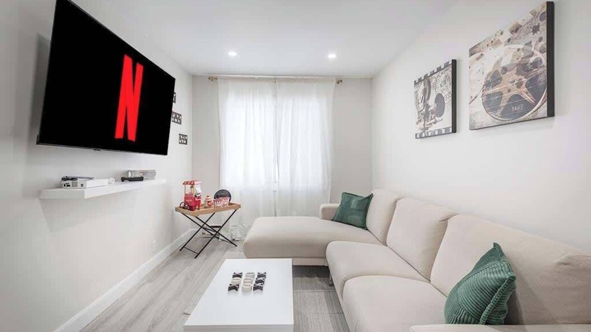 Rosemont-La Petite-Patrie Apartment | The Olympic Stadium Cozy 2 king size beds