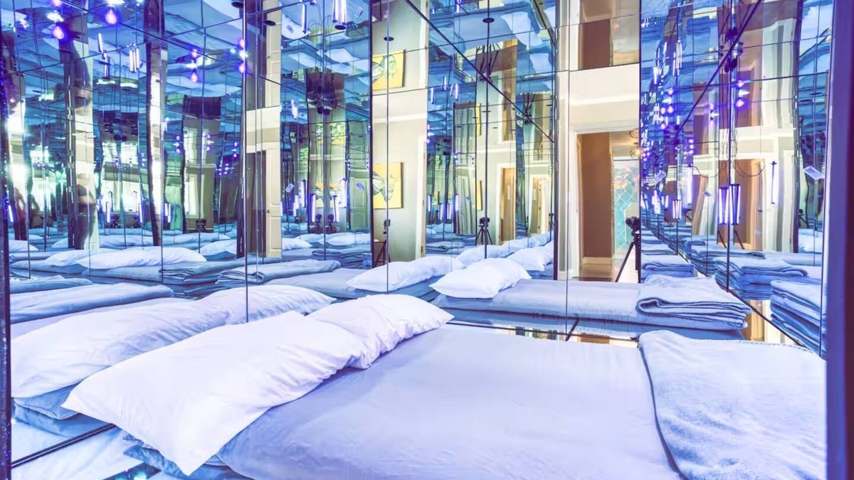 Bryant House | The OMG House that will BLOW YOUR MIND with Unbelievable Cats n Mirrors