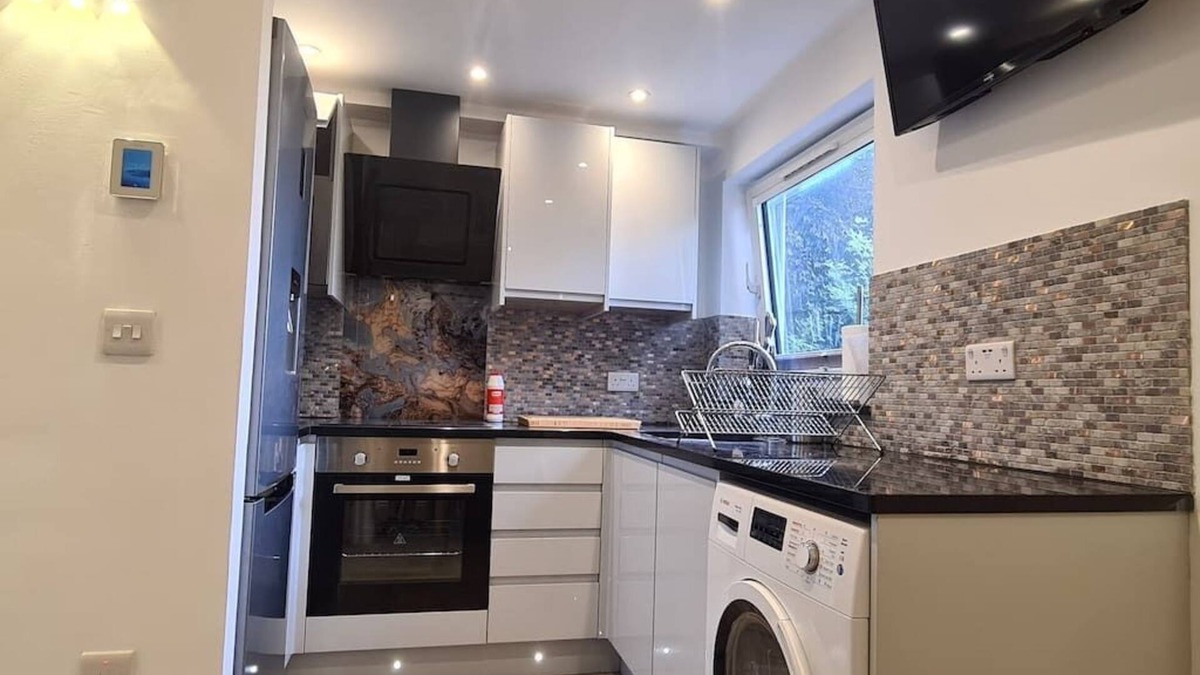 Luton Apartment | THE ONE- luton 1 bed, free parking