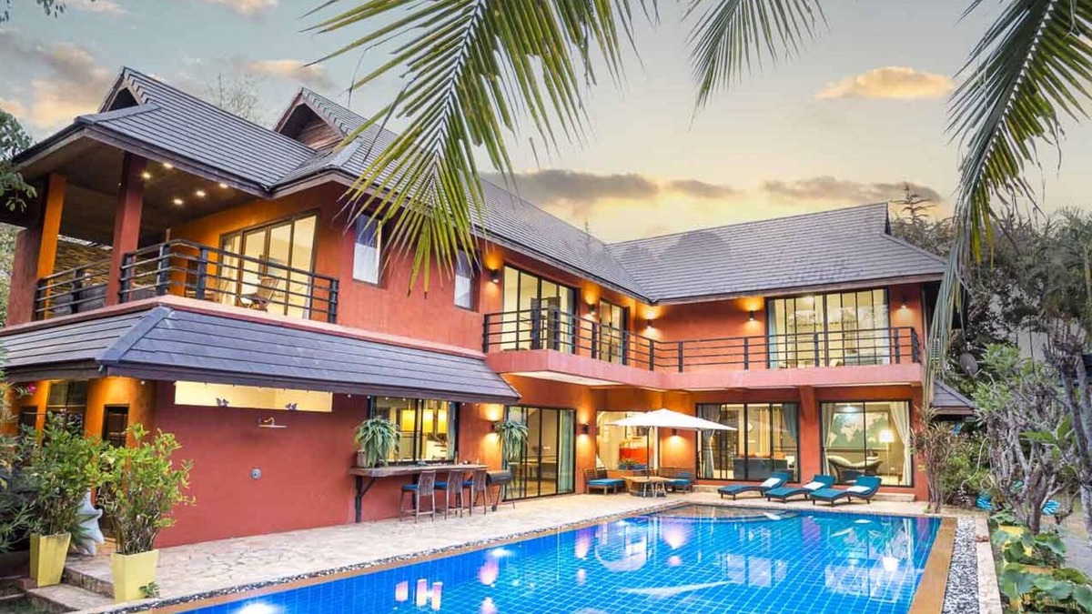 Old City Villa | The One Villa, just 10 minutes from Old City and Airport. Tropical Vibes!