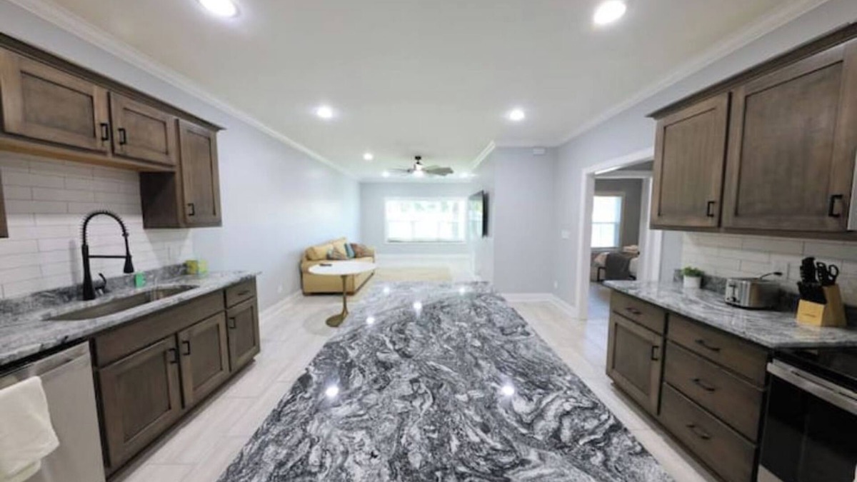 Oneonta House | The Oneonta Experience