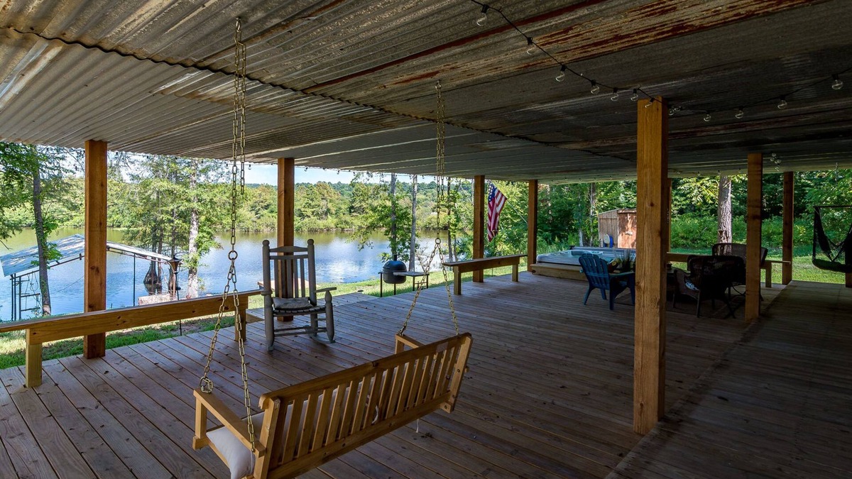 De Soto Parish Cabin | The only VRBO on the North end of Toledo Bend. Cabin with lakefront access