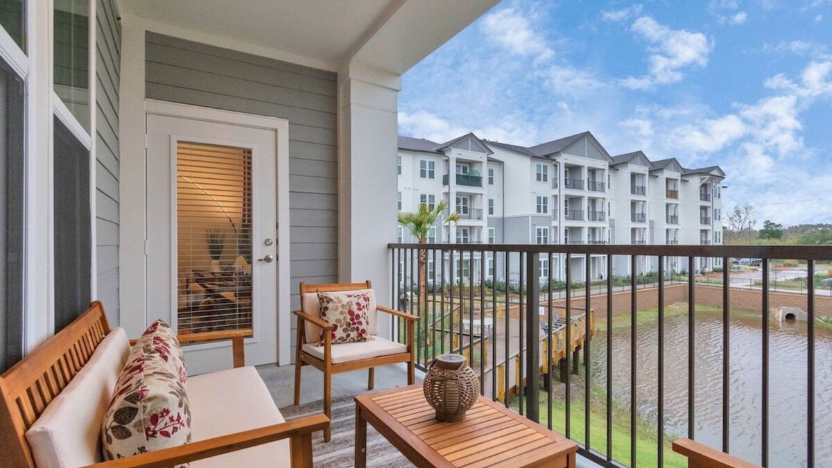 Clear Lake Shores Apartment | The Onyx Abode near Kemah Boardwalk and NASA