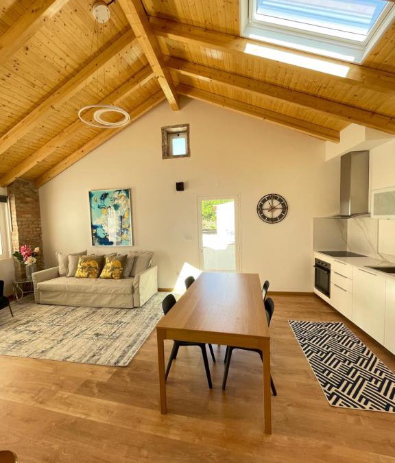 Alferrarede Villa | THE ORANGE TREE HOUSES - vista Pátio by Live and Stay