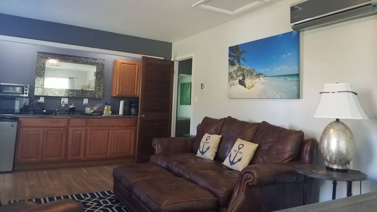 Biloxi Cottage | The Orchard Cottage, 2 Blocks To Downtown OS - To Food, Fun, & Festivities!