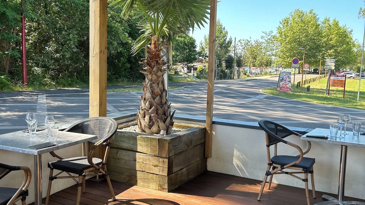 Parentis-en-Born Hotel | The Original Boutiques, Hotel Lakeside