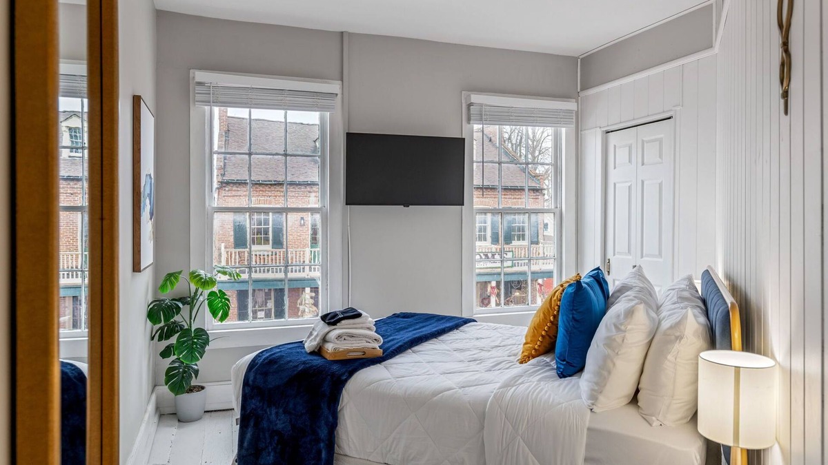 St. Charles House | The Original Custom House!