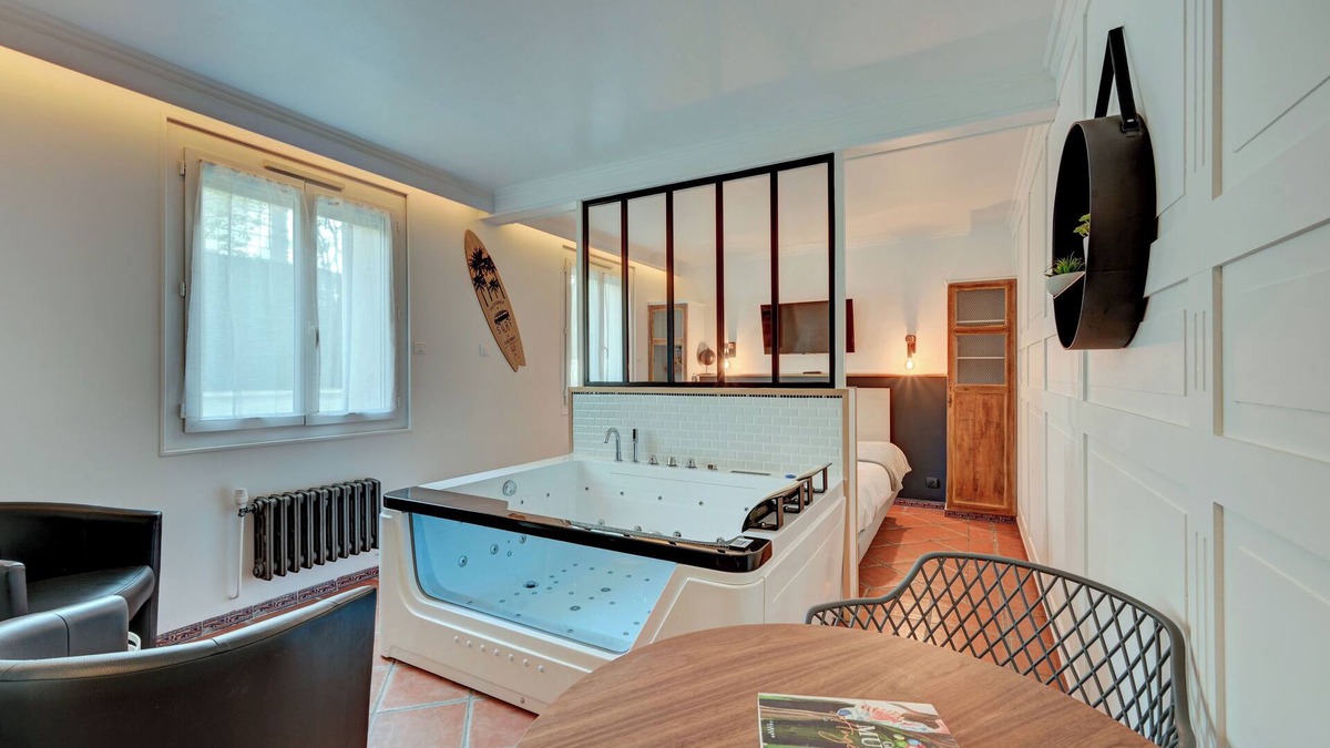 Martigues Hotel | The Originals Boutique, Clair Hôtel, Martigues