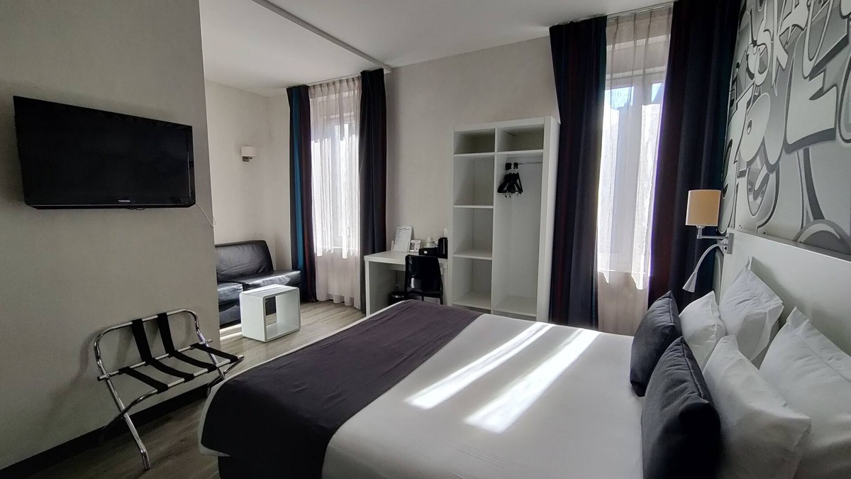 Montlucon Hotel | The Originals Boutique, Hôtel de l'Univers, Montluçon