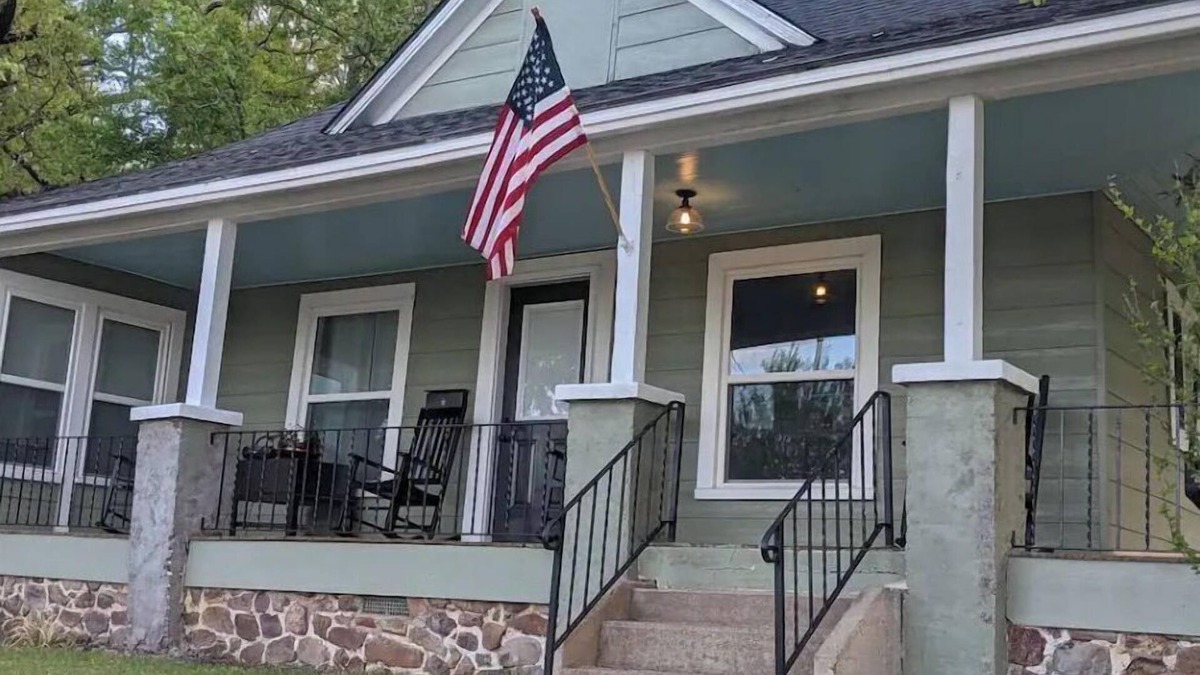 Mena House | The Ouachita Depot- Large house/Perfect location