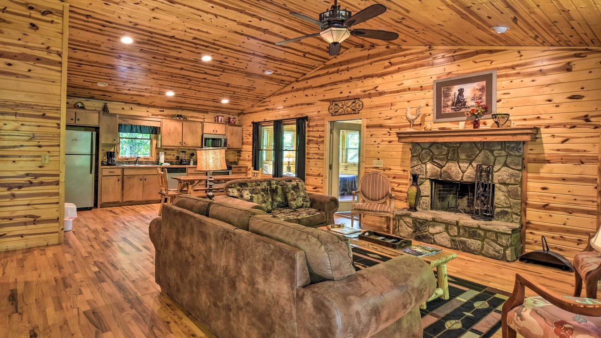 Helen Cabin | ‘The Outlook’ at the Sautee Mountain Retreat!