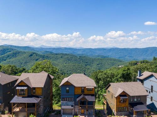 Lenoir House | The Overlook at Blue Ridge Mountain Club