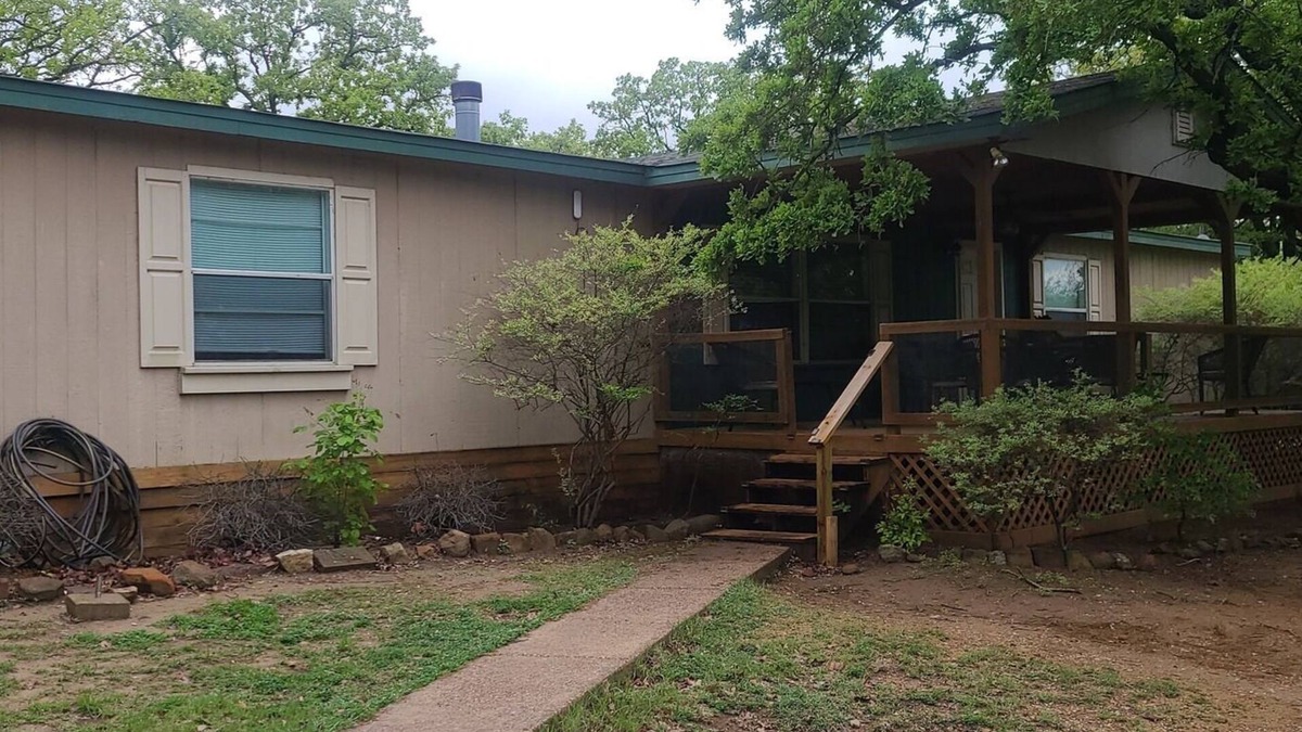 Chico Cabin | The Overlook Lodge at Northside Marina & Resort