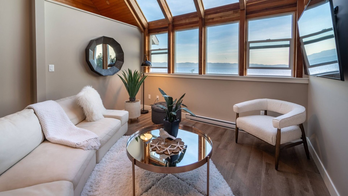 Otter Point House | The Owls Nest.