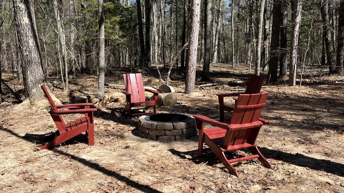 Jay Cabin | The Owl’s Nest. Cozy cabin near the High Peaks Wilderness. Pet-Friendly!