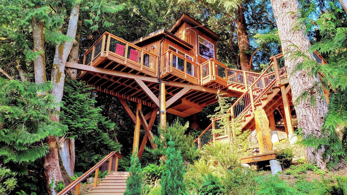 Sooke House | The Owl’s Perch Treehouse ~ Luxury Treetop Escape