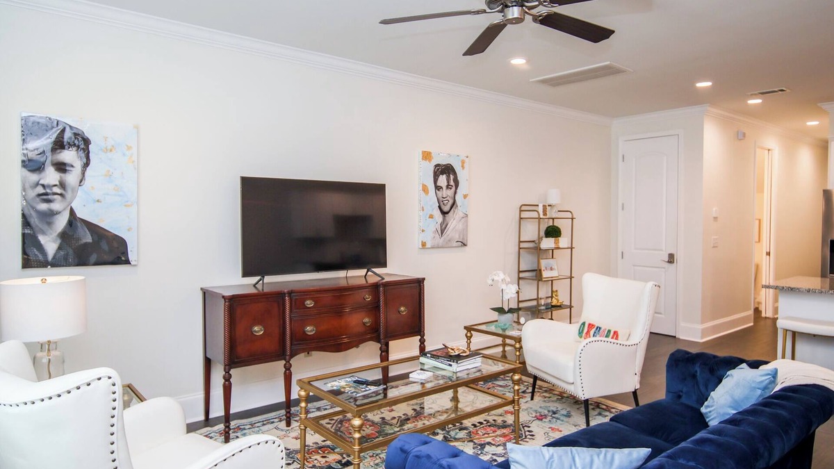 Oxford House | The Oxford Presley - Luxury Townhome Minutes from Ole Miss and The Oxford Square