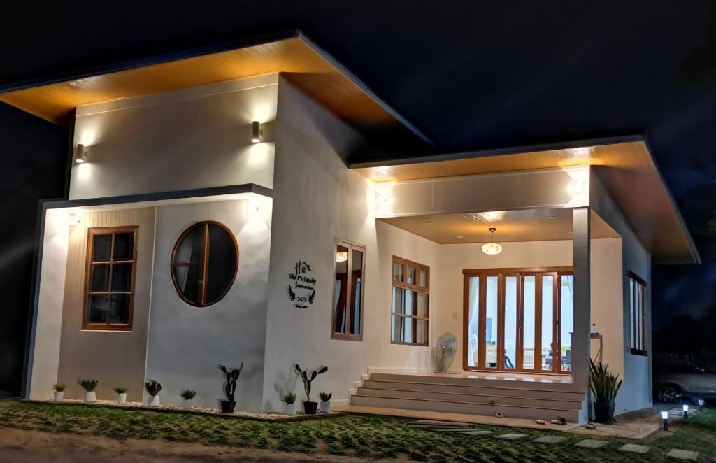 Nai Wiang House | The P's Family (NAN)