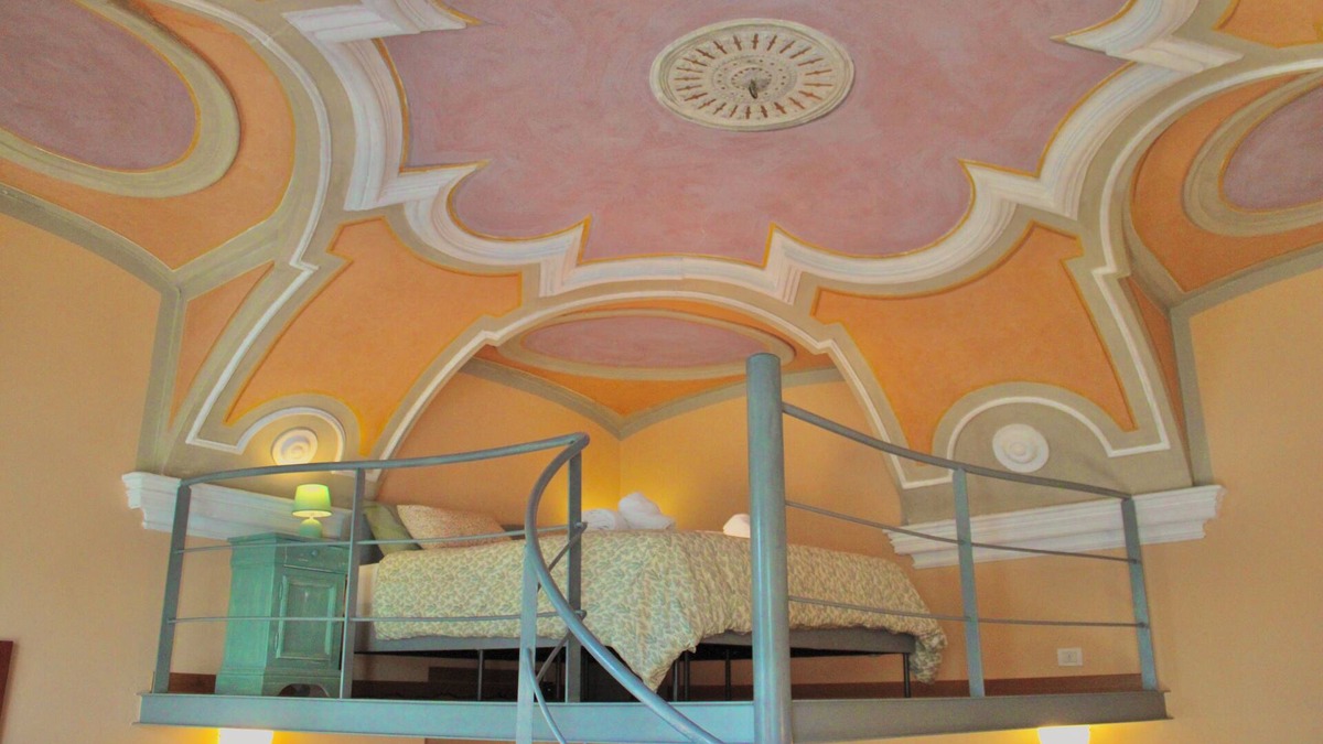 Cima Apartment | The Painter's Nest with Private Lake Garden