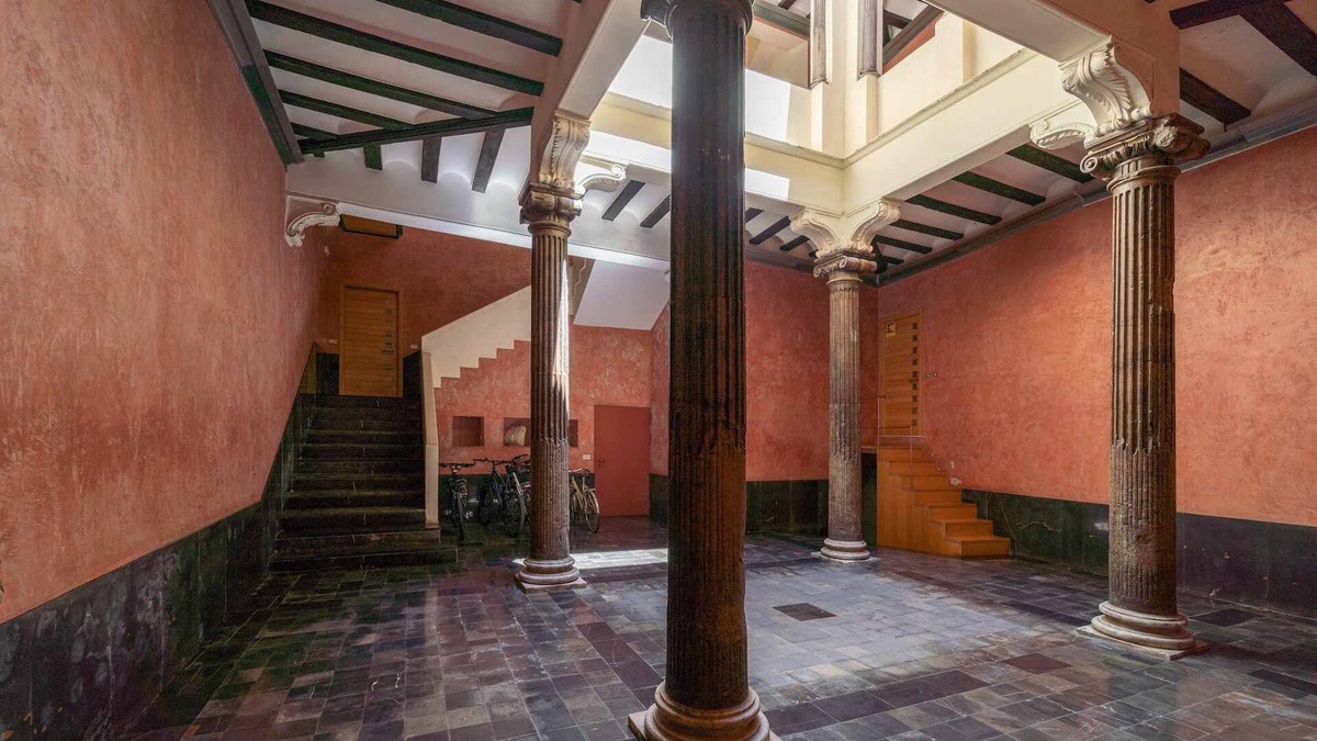 Zaragoza Old Town Apartment | The Palace of Argensola
