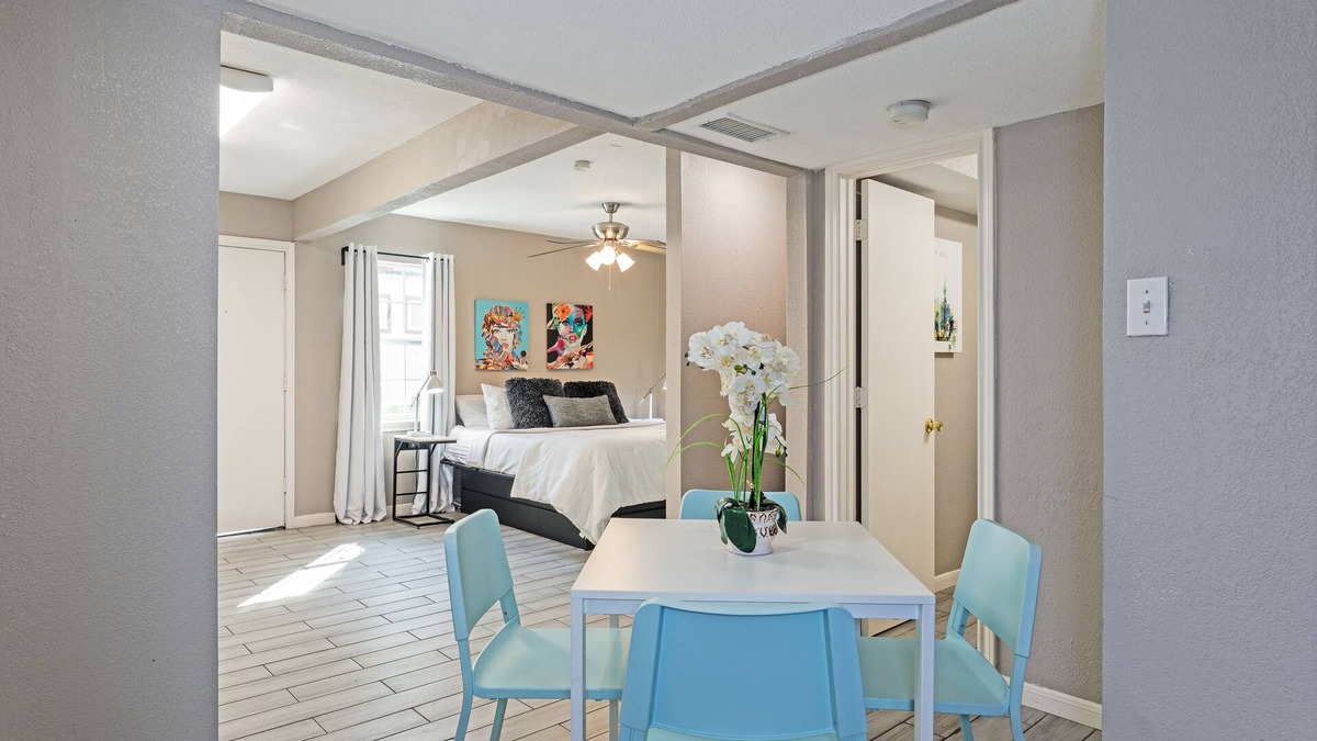 MacGregor Apartment | The Palm Flats 09! Zoo! Museums! Medical Center!