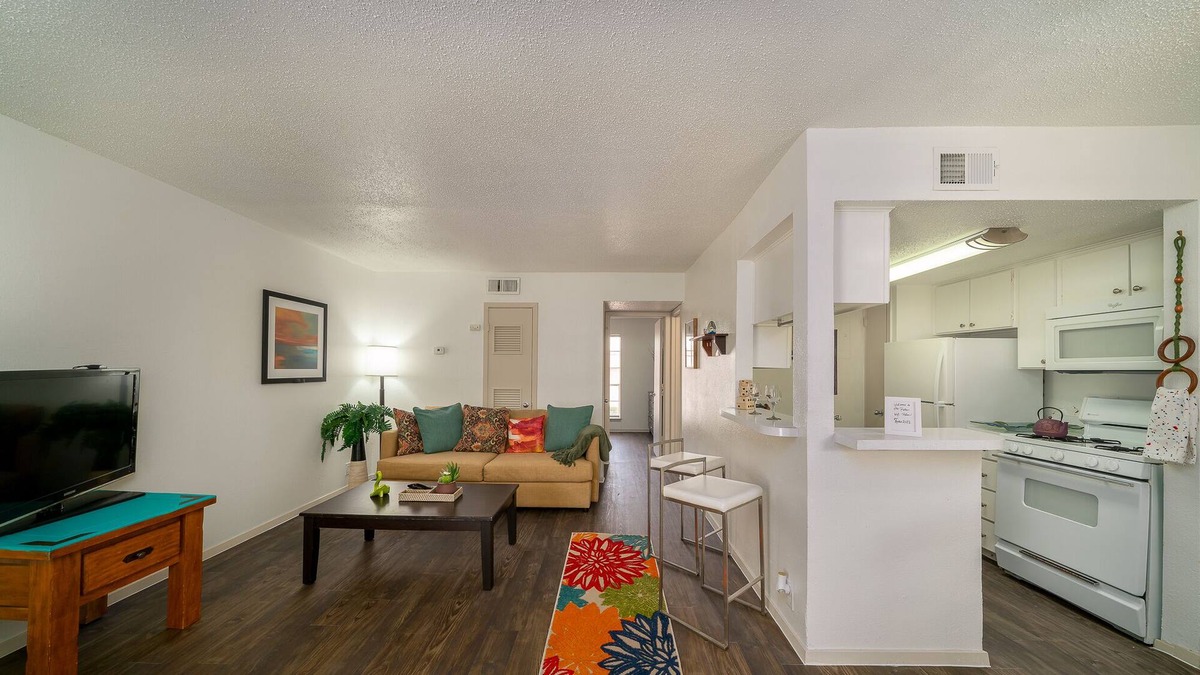 Hyde Park Apartment | The Palm - The Ultimate Getaway Space