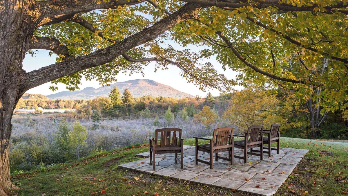 Manchester Center Hotel | The Palmer House Resort, an Ascend Collection Hotel