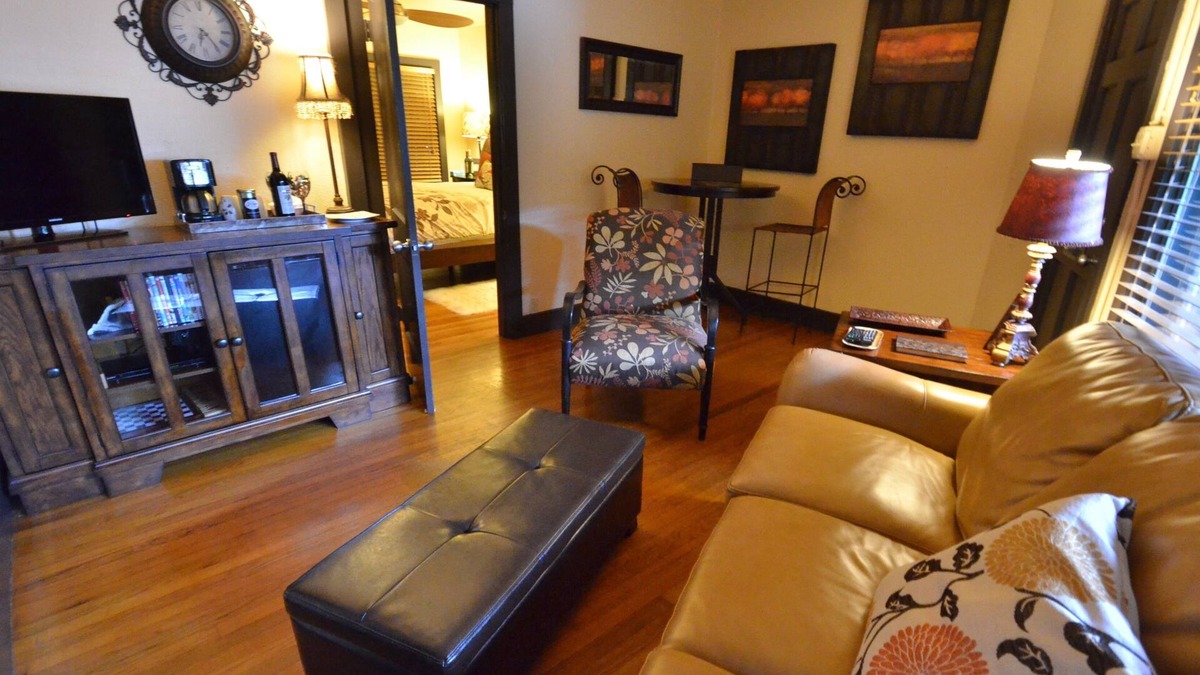 Heritage Cottage | The Palmer's Guest House - The Great Getaway in Central San Marcos