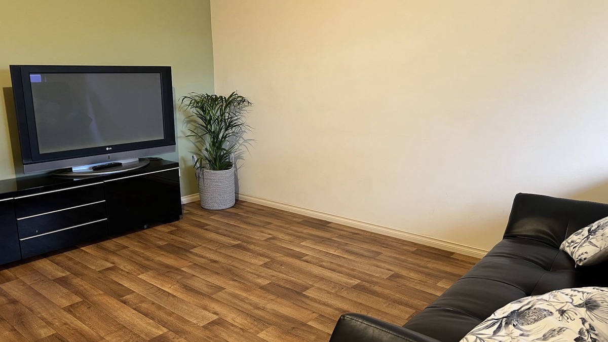 Bookpurnong House | The Palms - Loxton Accommodation, South Australian4 bedroom 2 bathroom home.