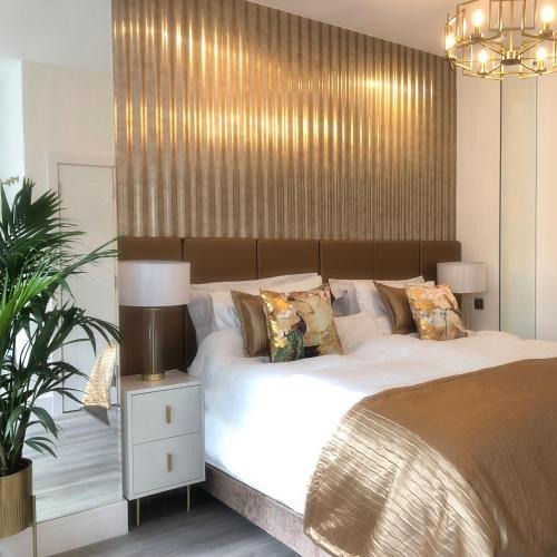 Bournemouth City Centre Apartment | THE PALMS Lux living Condo B'mouth Town Centre & Beach