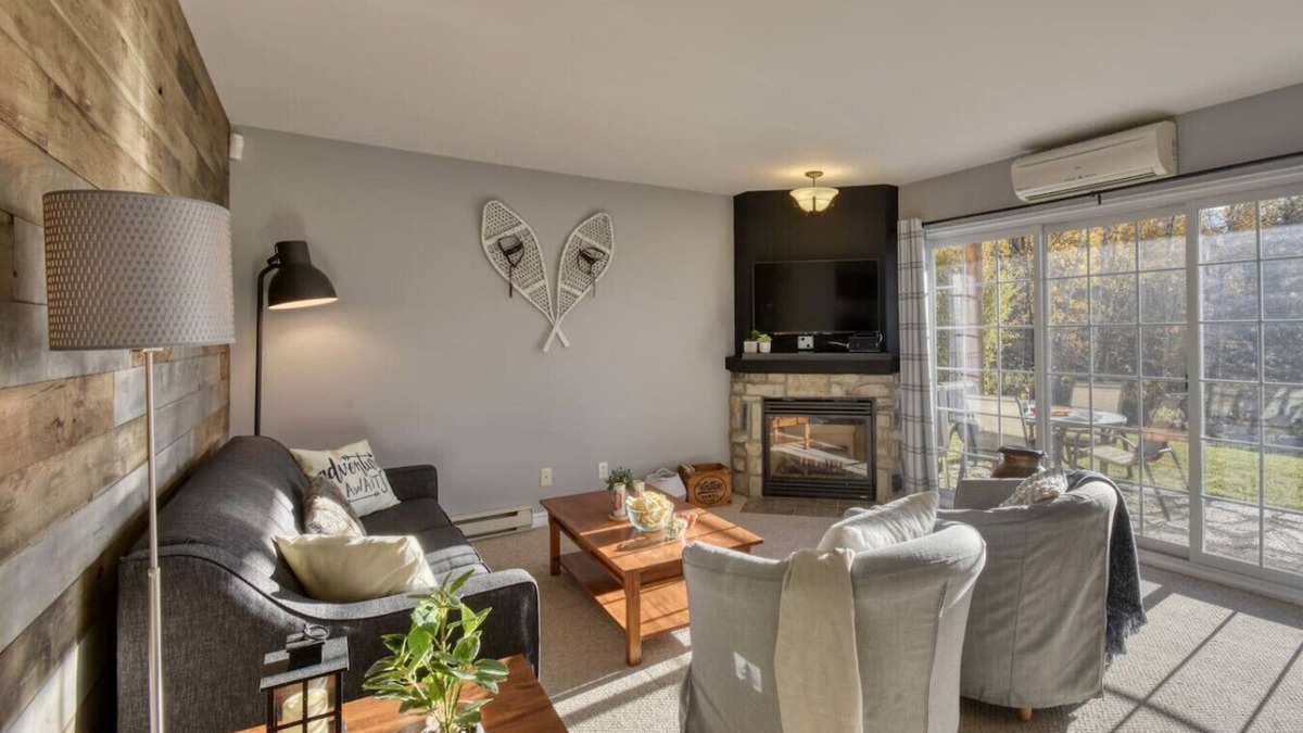 Saint-Faustin-Lac-Carre Apartment | The Panoramic - Direct lake beach and bike access