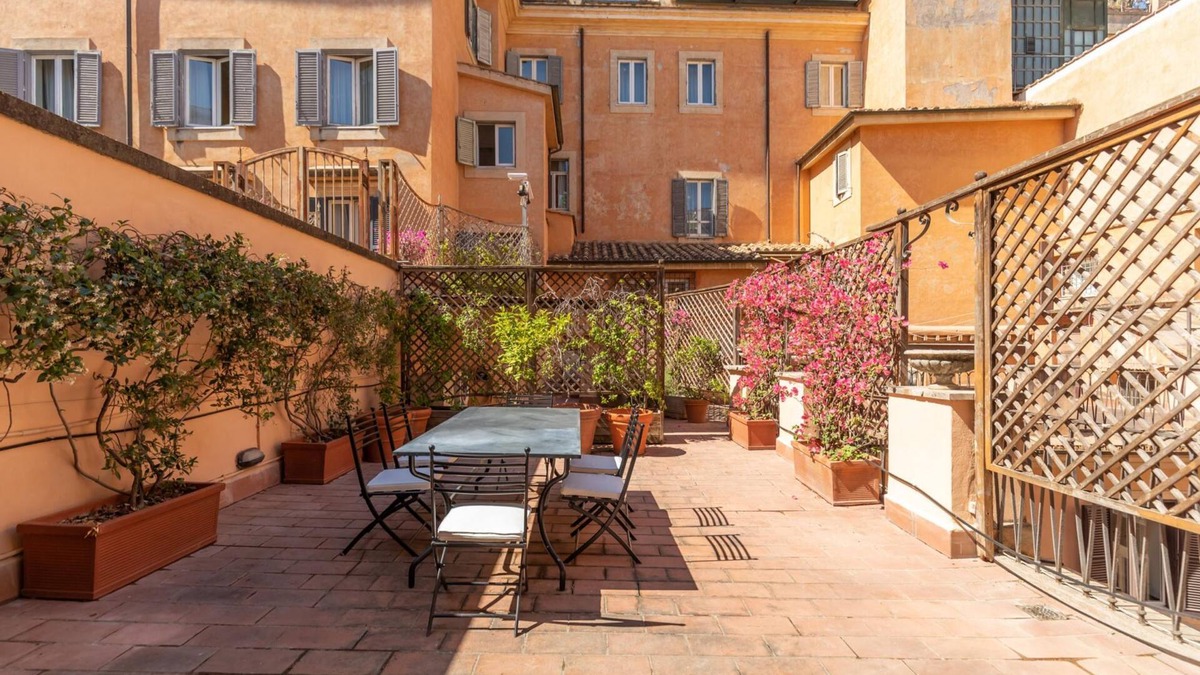 Rione VIII Sant'Eustachio Apartment | The Pantheon Terrace Experience