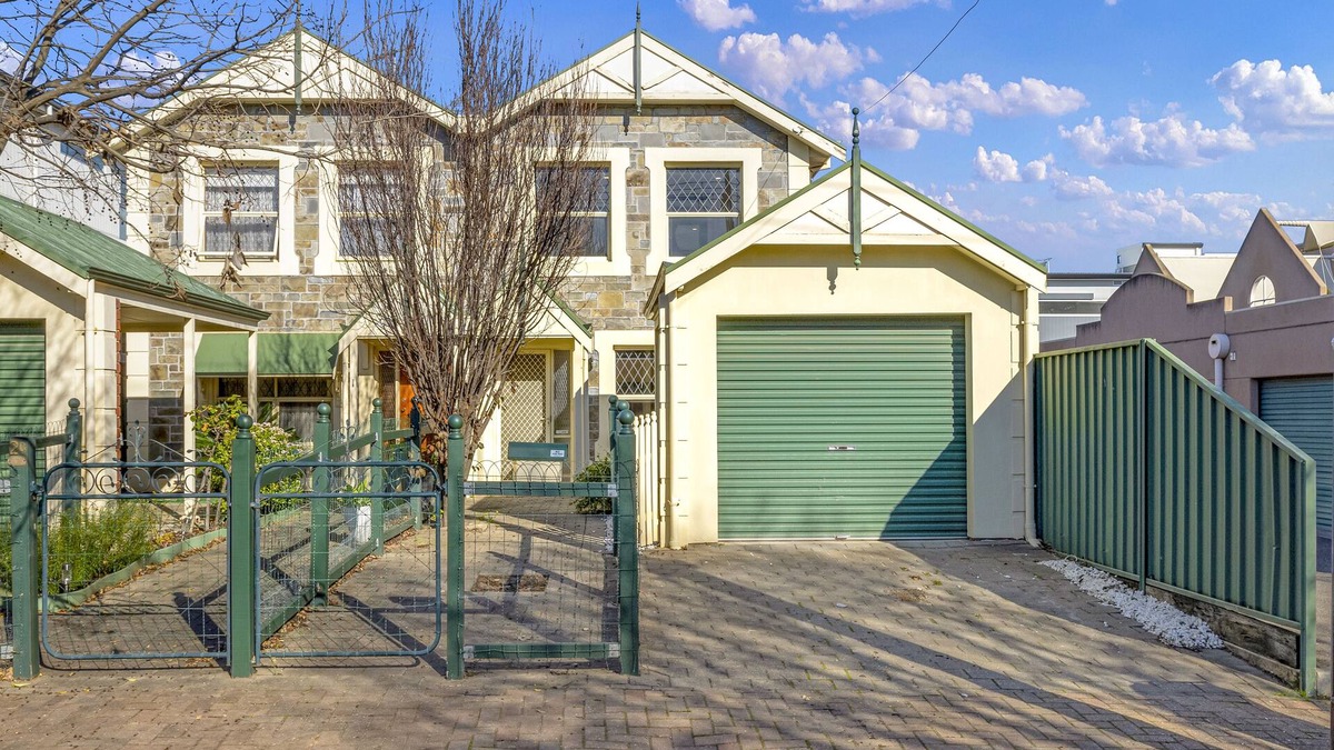 Norwood House | The Parade Luxury, Wifi & 3BR