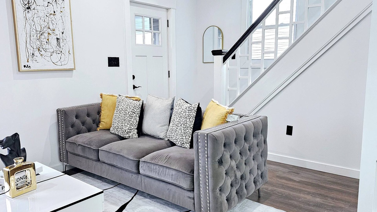 West Orange House | The Paragon Place- New Charming 3-bedroom house in delightful West Orange.