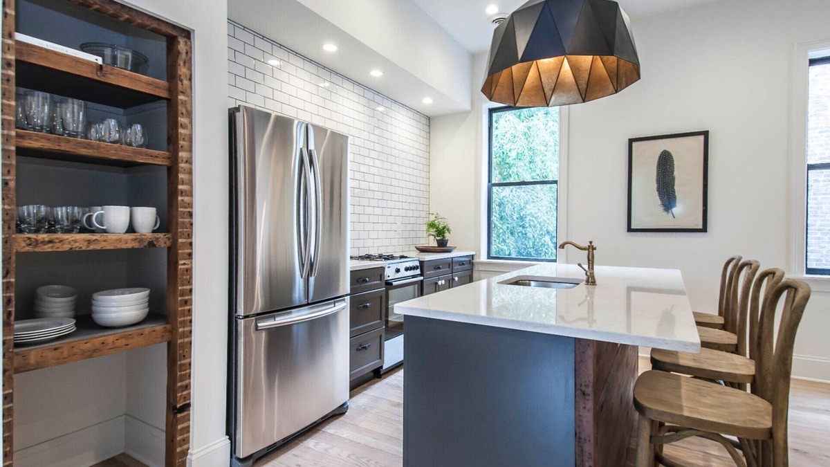 Allegheny-West Apartment | The Paris of Appalachia- walk to stadiums & downtown