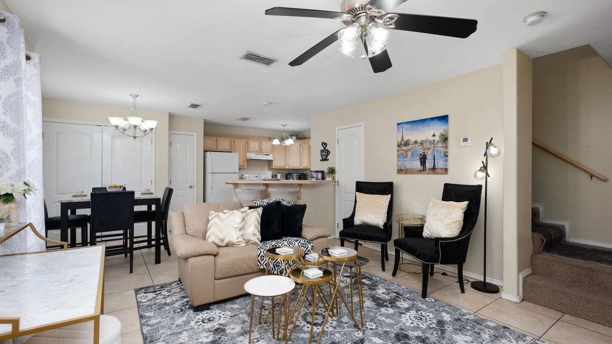 Harlingen Condo | The Parisian Keyless Condo 4 min from Airport and Hospitals