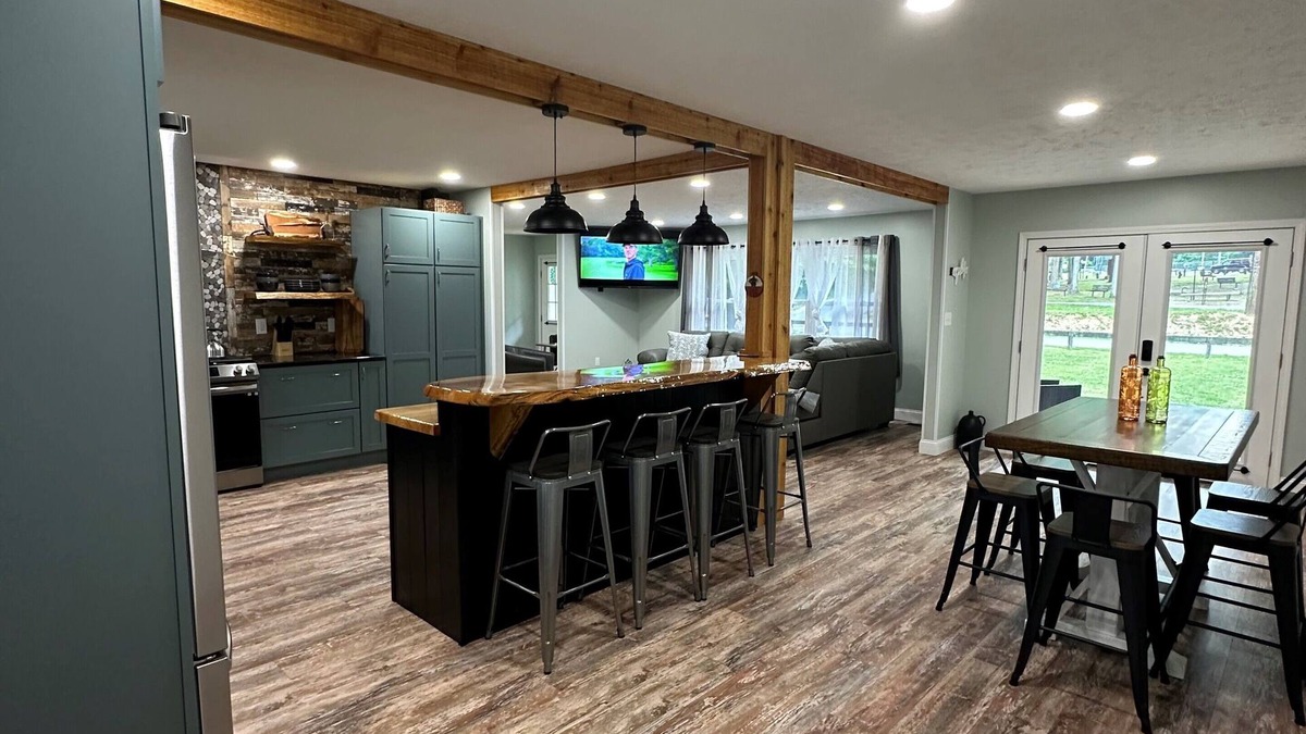 Fayetteville House | The Park House sleeps 9 comfortably. Come visit the NRGNP in Wild, Wonderful WV.