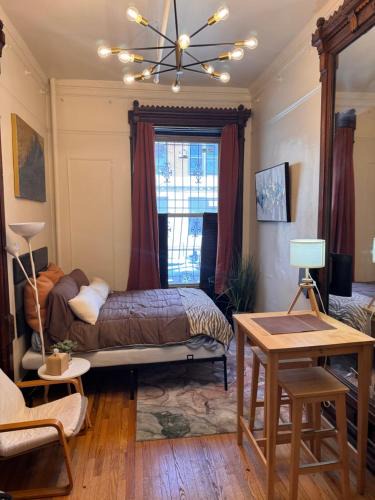 Harlem Apartment | The Parlor