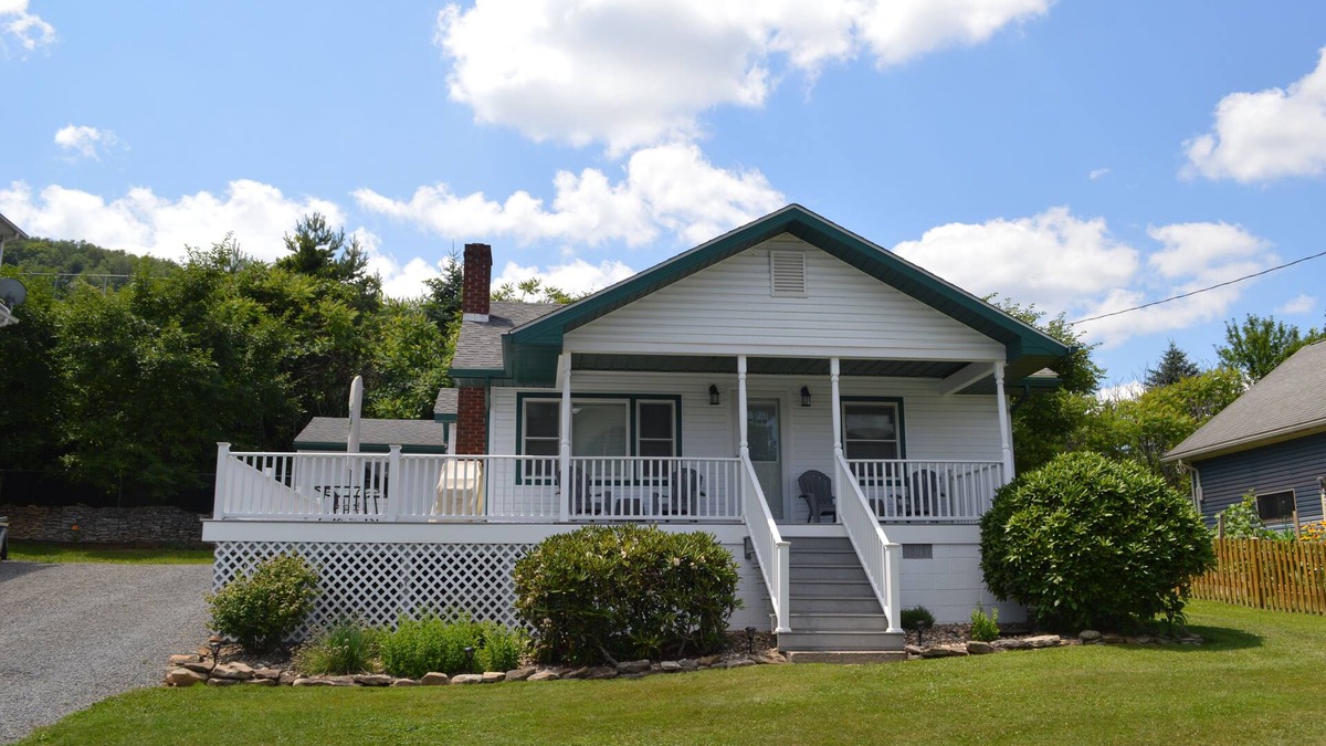 McHenry House | The Pea Pod - Deep Creek Lake