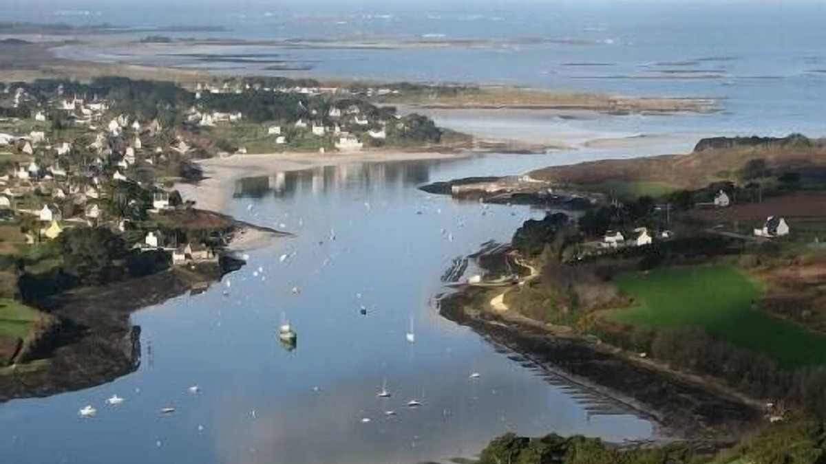 Saint-Pabu House | The peace and quiet of the countryside just a stone's throw from the sea