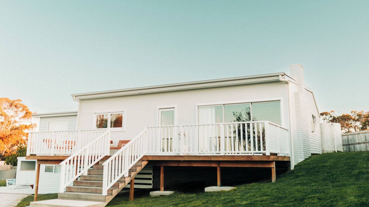 Weymouth House | The peace and tranquility of a small coastal town in amongst a touch of luxury.