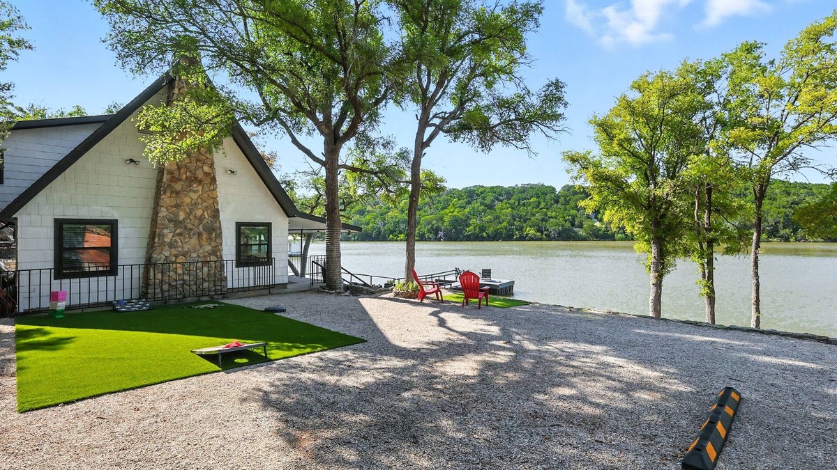Graford House | The Peaceful Paddle- with dock!