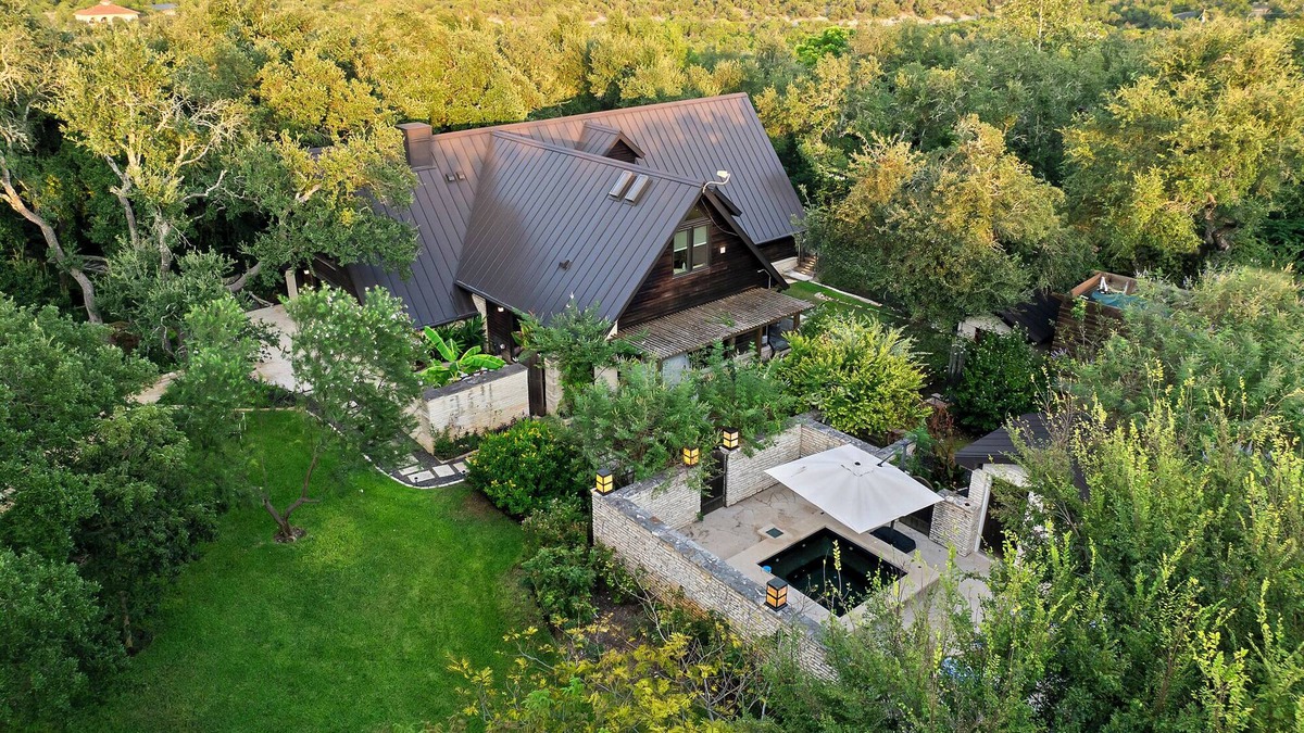 Austin House | The Peacock Nature Oasis Pool, Spa & Outdoor Fun