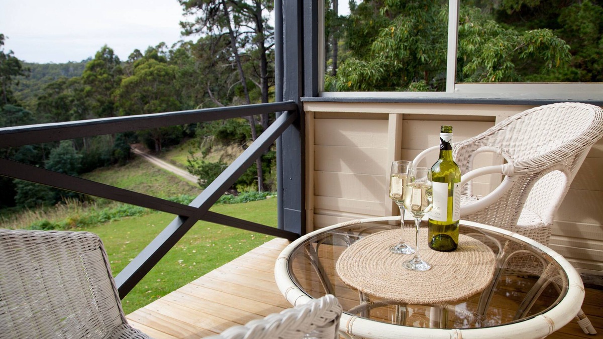 Highcroft Cottage | The Pear Cottage - unwind and recharge or explore the Tasman Peninsula