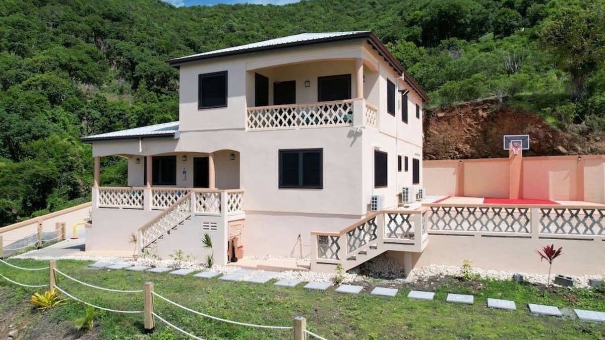 Cades Bay House | The Pearl: Gorgeous, Gated, 3BD/2BTH Villa w/AC